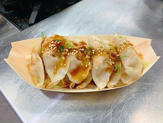 Rainy Day - Cafe & Laundromat